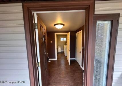26 Fir Lane, Gouldsboro, Pennsylvania 18424, USA