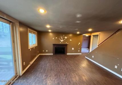 26 Fir Lane, Gouldsboro, Pennsylvania 18424, USA