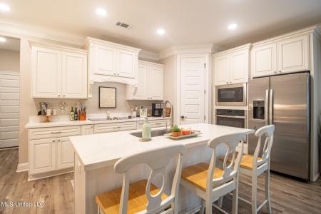 104 Everly Circle, Ocean Springs, Mississippi 39564, USA