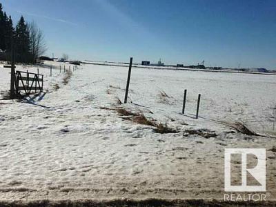 531 TWP 531 RR 16 AV, Mundare, Alberta T0B 3H0, Canadá