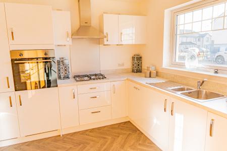 36, New Home, Regno Unito