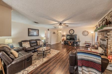 120 Timberlake Drive, Azle, Texas 76020, USA