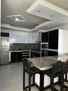 principal Tonw House en CR. Villas del Este, Anaco, Anzoategui 6003, Venezuela