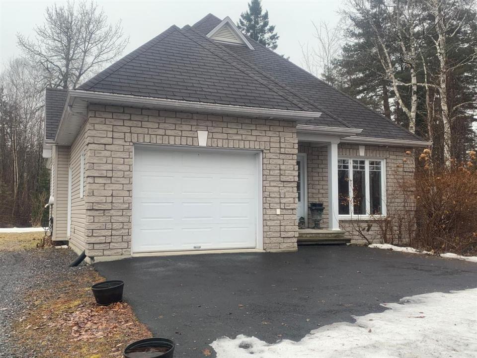 985 Route 161, Frontenac, Quebec G6B 2S1, Canada