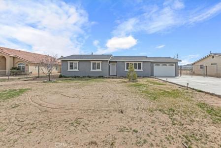 14115 Quinnault Road, Apple Valley, קליפורניה 92307, ארצות הברית של אמריקה 