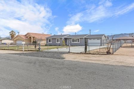14115 Quinnault Road, Apple Valley, California 92307