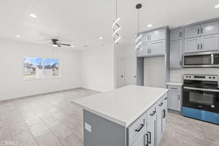 14115 Quinnault Road 2, Apple Valley, California 92307