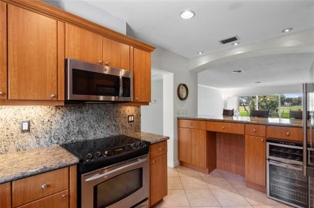 3753 Oaks Clubhouse Drive P-4, Pompano Beach, Florida 33069, Estados Unidos