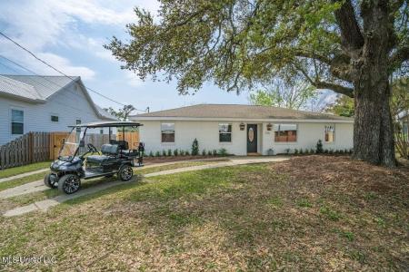 126 Bookter Street, Bay Saint Louis, Mississippi 39520, USA