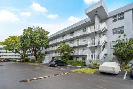 105 Royal Park Drive 1h, Oakland Park, Florida 33309