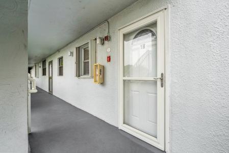 105 Royal Park Drive 1h, Oakland Park, Florida 33309