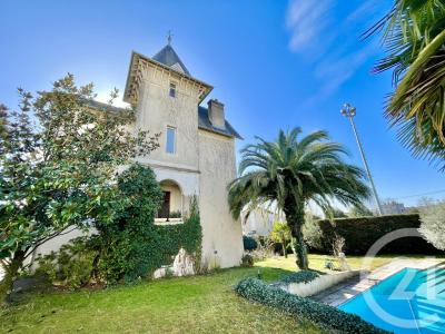 Pau, Aquitaine 64000, France