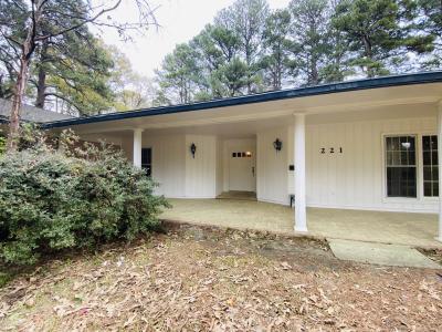 221 Elaine Ave, Camden, Арканзас 71701, Соединенные Штаты