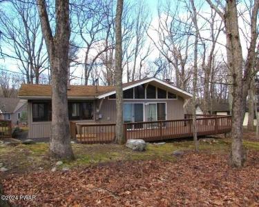 102 Surrey Lane, Lords Valley, Pennsylvania 18428, USA