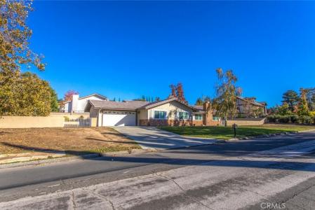 13445 Oak Mesa Drive, Yucaipa, 加利福尼亚州 92399, 美国