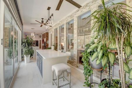 5211 Vicksburg Drive, Arlington, Texas 76017, USA
