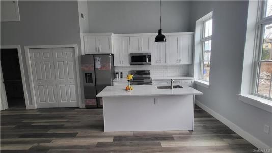 826 Main Street 2, Poughkeepsie, New York 12603, Stati Uniti