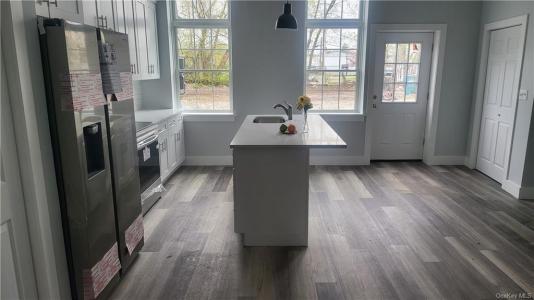 826 Main Street 2, Poughkeepsie, New York 12603, Stati Uniti