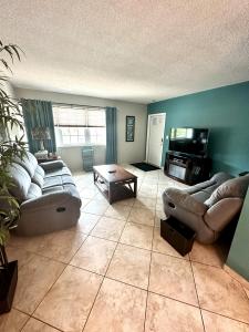 221 SE 9th Avenue 211, Pompano Beach, Flórida 33060, Estados Unidos