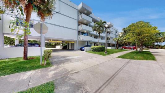 16518 NE 26th Ave 302, North Miami Beach, Florida 33160, Stati Uniti