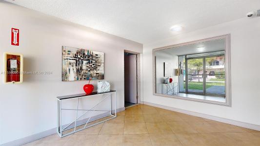 16518 NE 26th Ave 302, North Miami Beach, Florida 33160, Stati Uniti