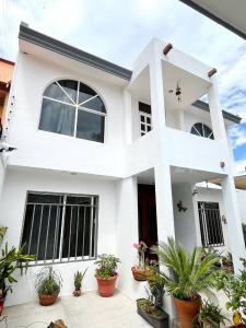 GRUTAS 208,, Irapuato, ولاية غواناخواتو 36580, المكسيك