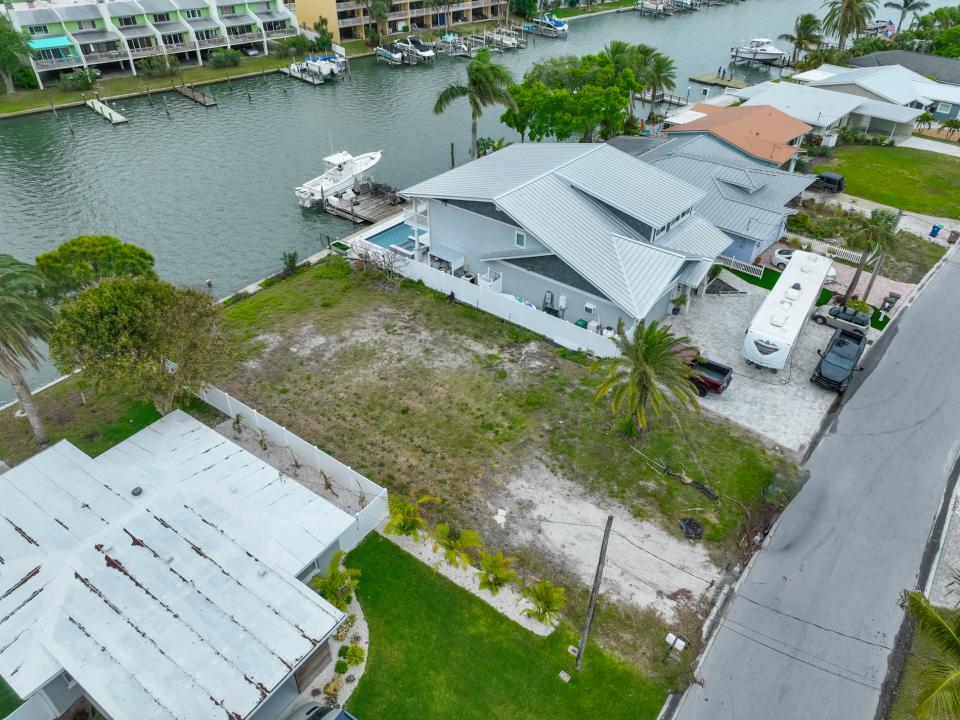 339 Bahia Vista Dr, Indian Rocks Beach, Florida 33785, Estados Unidos