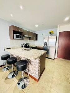 Torres Paseo Colon , Paseo Colón Catedral Central, San José 00001, Costa Rica