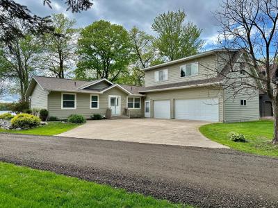 1575 White Cloud Drive S, Isle, Minnesota 56342, USA