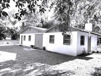 1011 Elm Street, Welaka, Florida 32193, USA