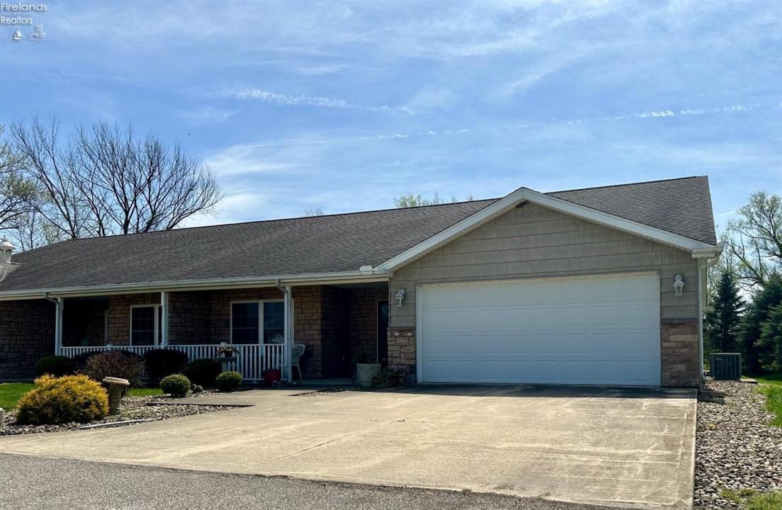 208 N Woodwind, Attica, Ohio 44807