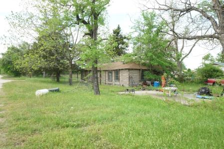 1003 N Jefferson Avenue, Cameron, Texas 76520