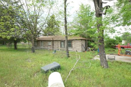 1003 N Jefferson Avenue, Cameron, Texas 76520