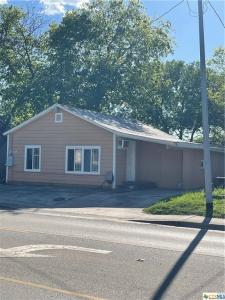 918 N Guadalupe Street, Seguin, Texas 78155, USA