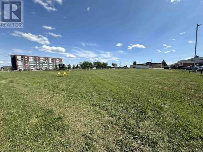 9504 100 AVENUE, Fort St. John, ブリティッシュコロンビア V1J 1X7, カナダ
