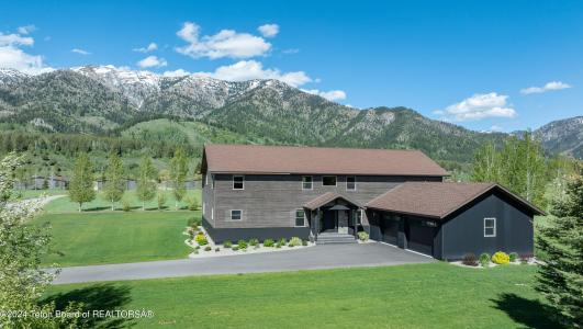 607 ALPINE VILLAGE LOOP, Alpine, Вайоминг 83128, Соединенные Штаты