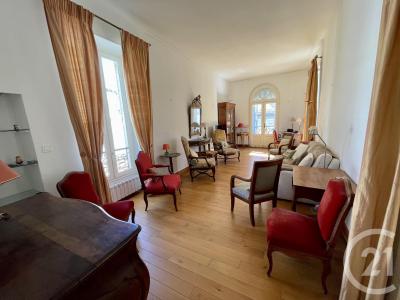 Nimes, Languedoc-Roussillon 30900, França