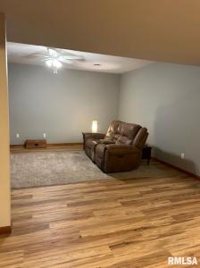 819 N MADISON Street, Macomb, Illinois 61455, Amerika Birleşik Devletleri