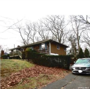 16 Deer Drive, Sound Beach, New York 11789, États-Unis