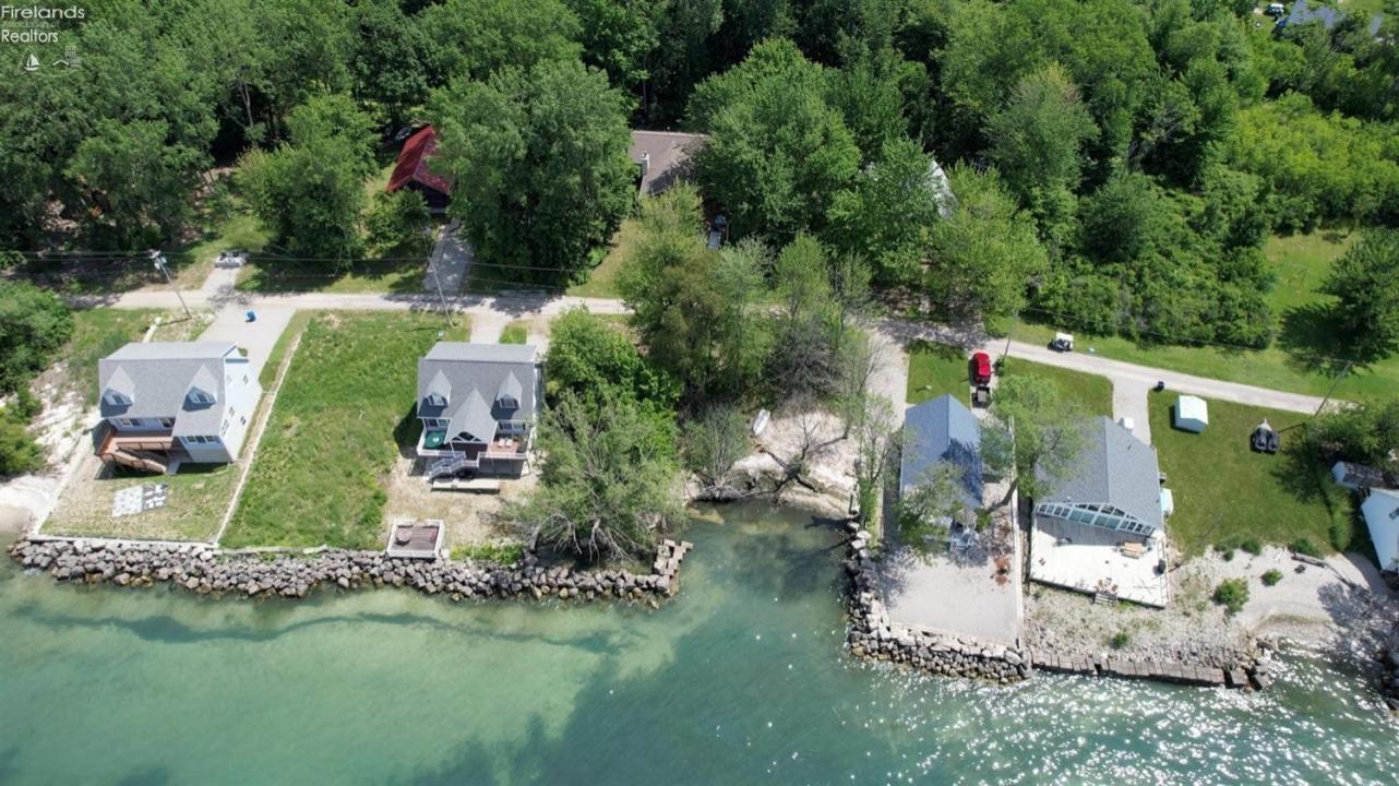 393 Harborview Drive, Middle Bass Island, Ohio 43446