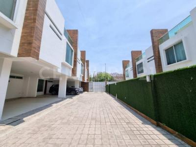 CASA EN VENTA EN PRIVADA A UN COSTADO DEL COLEGIO HUMBOLDT! VIGILANCIA Y EXCELENTE UBICACION!!,, Cuautlancingo, プエブラ 72735, メキシコ