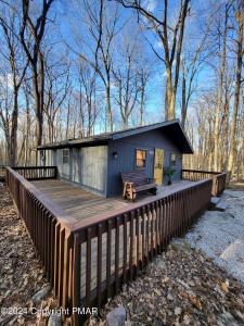 2501 Hawk View Court, Pocono Lake, Pennsylvania 18347, USA