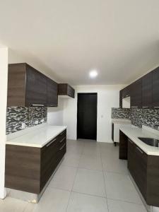 Ruta 27 , Brasil Santa Ana, San José 00001, 哥斯達尼加