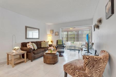 2950 NW 46th Avenue 211c, Lauderdale Lakes, Florida 33313, USA