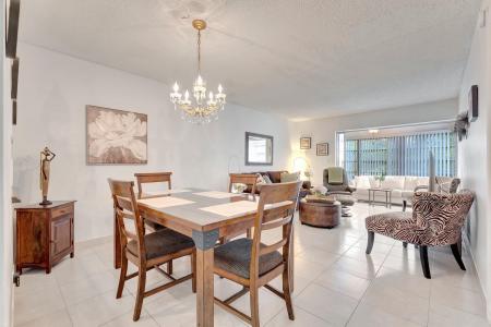 2950 NW 46th Avenue 211c, Lauderdale Lakes, Florida 33313, USA