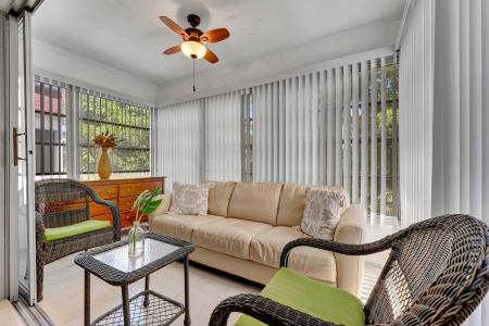 2950 NW 46th Avenue 211c, Lauderdale Lakes, Florida 33313, USA