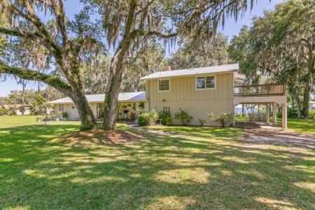 105 Union Avenue, Crescent City, Florida 32112, USA