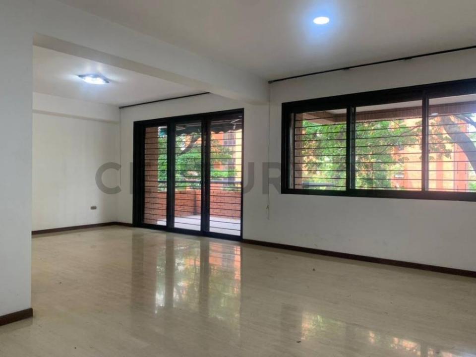 Av. Principal de Sebucán Residencias Miramor, Caracas, Miranda 1071, Venezuela
