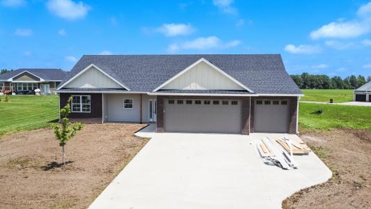 911 Destinee Dr, Moberly, Missouri 65270