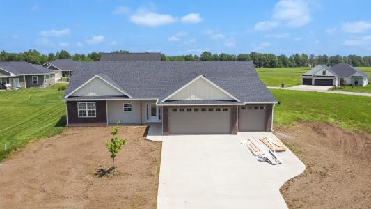 911 Destinee Dr, Moberly, Missouri 65270